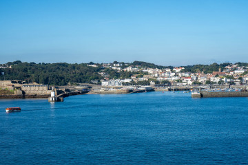 2608_Guernsey_SA108572