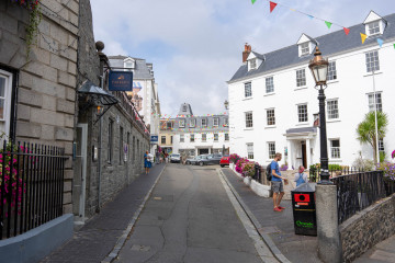 2662_Guernsey_SA108726