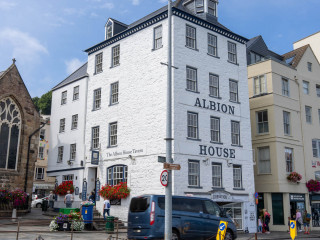 2654_Guernsey_SA108710