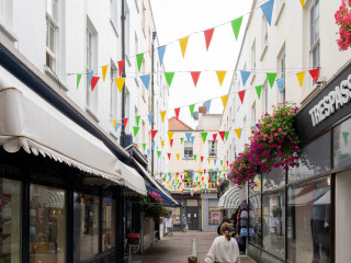 2667_Guernsey_SA108741