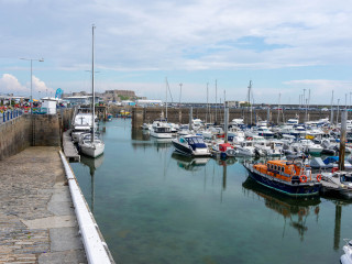 2680_Guernsey_SA108761